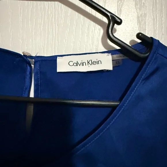 Calvin Klein Royal Blue Sleeveless Blouse Size XL Pleated Neck Career Top - Picture 5 of 6